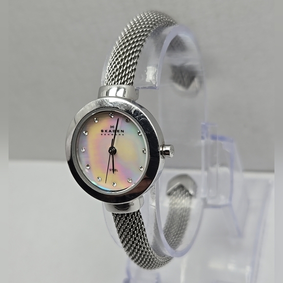 Womens Skagen Denmark Slim MOP Stain1ess Steel Bangle Quartz Watch New Battery - Picture 2 of 10
